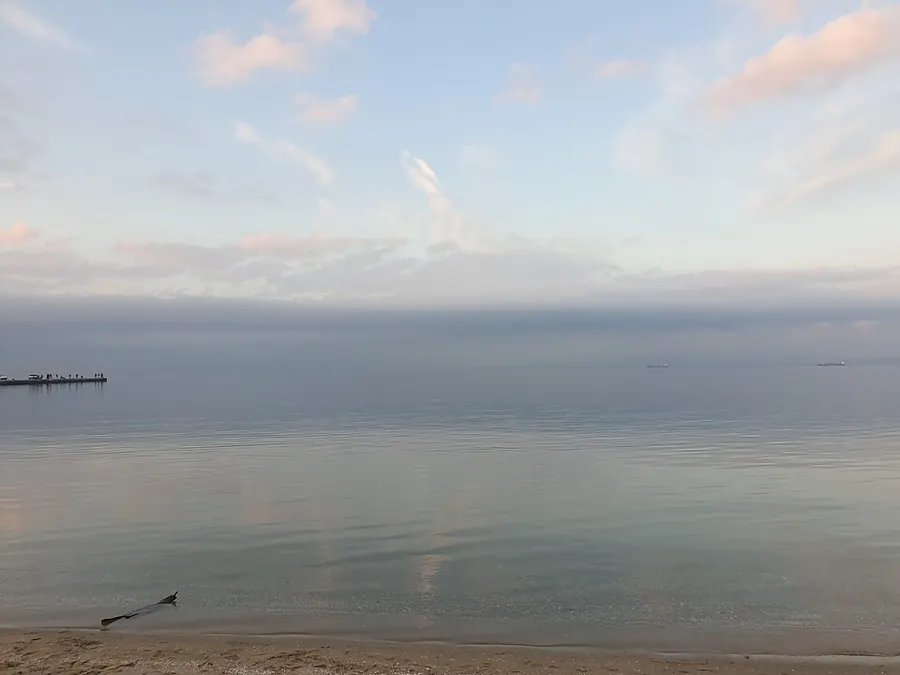 Plaža Nei Epivates u Solunskom zalivu sa pogledom na grad