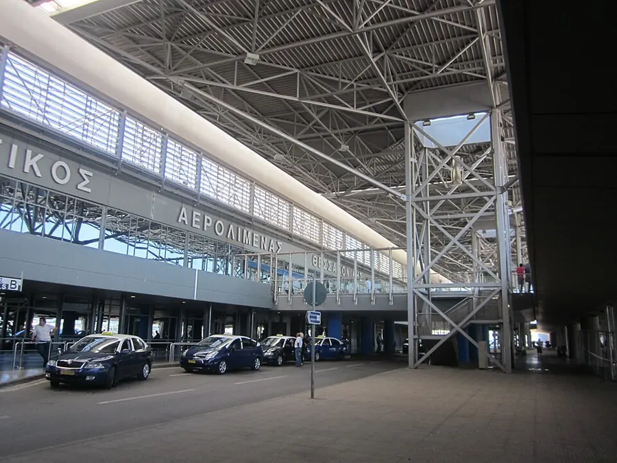 Međunarodni aerodrom Solun Makedonija – terminal i prevoz do grada